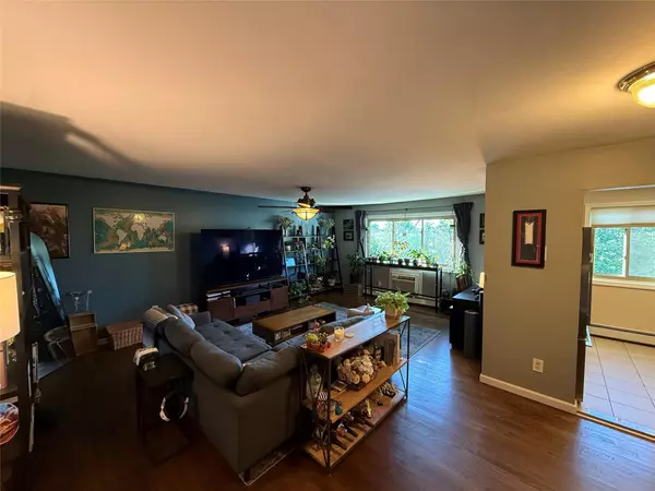 Islip, NY 11751,2453 Union BLVD #37B