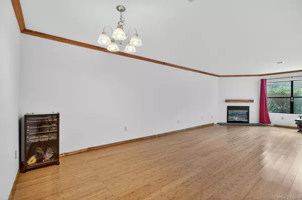 Middletown, NY 10940,110 Deer Ct DR