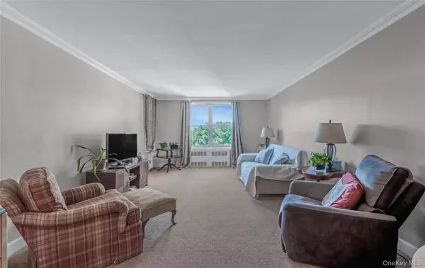 Little Neck, NY 11363,44-20 Douglaston Pkwy Douglaston Pkwy #5A