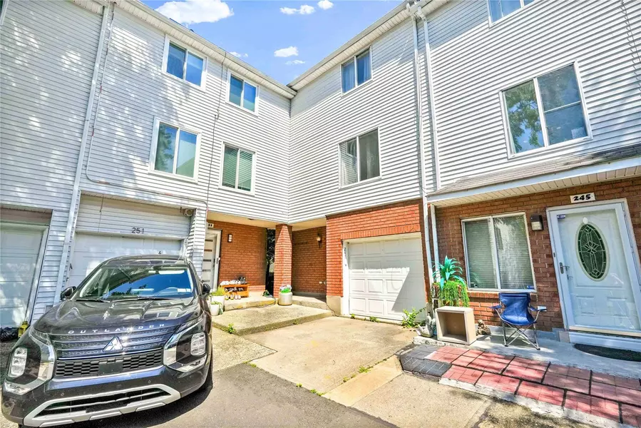 247 Ilyssa Way, Staten Island, NY 10312