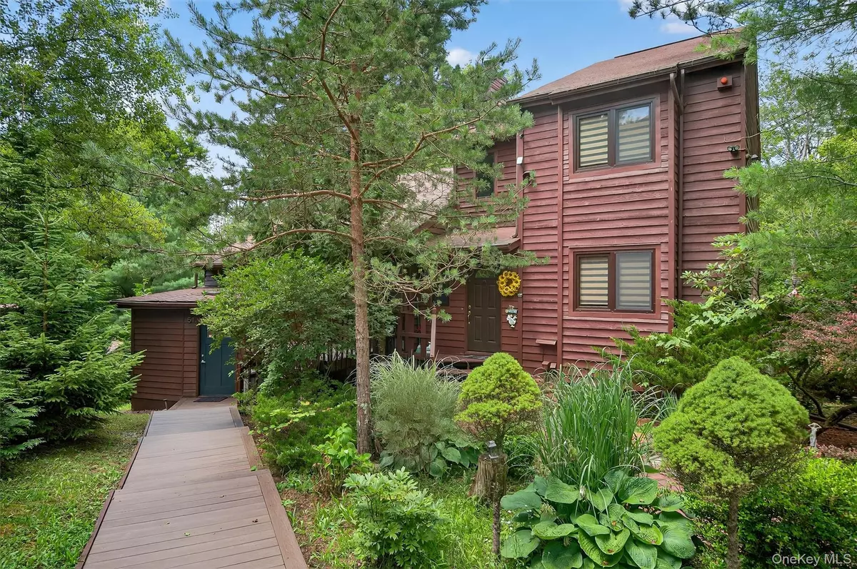 Woodridge, NY 12789,51 Meadowlark LN