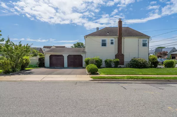Freeport, NY 11520,205 Saint Marks AVE