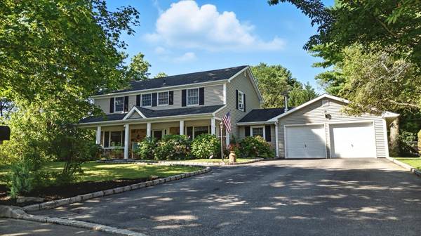 5 Hilton CT, Stony Brook, NY 11790