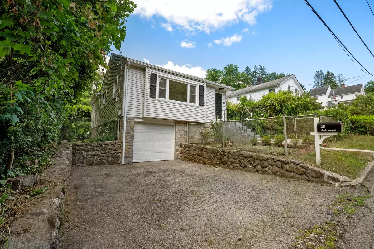 Chappaqua, NY 10514,25 Maple Avenue