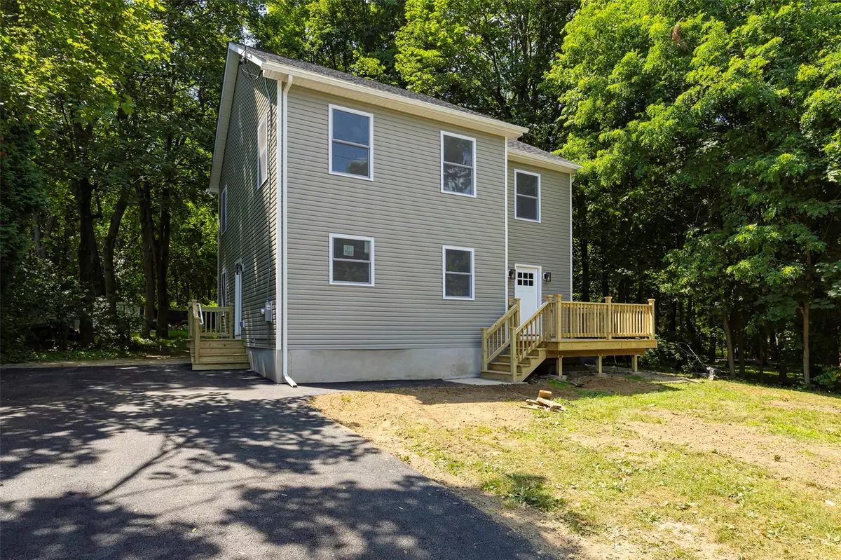 Poughkeepsie, NY 12603,52 Spackenkill RD