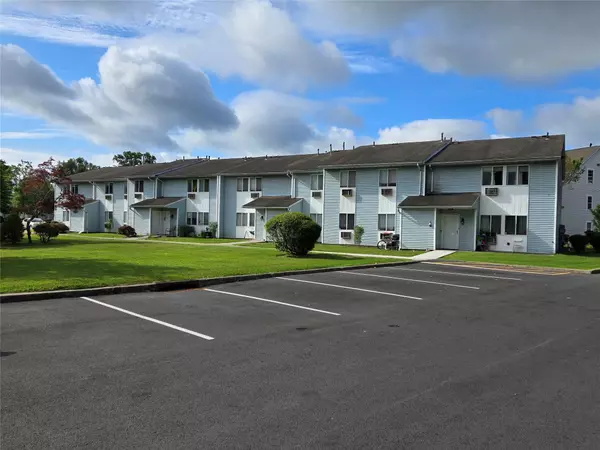 25 Ruth CT, Middletown, NY 10940