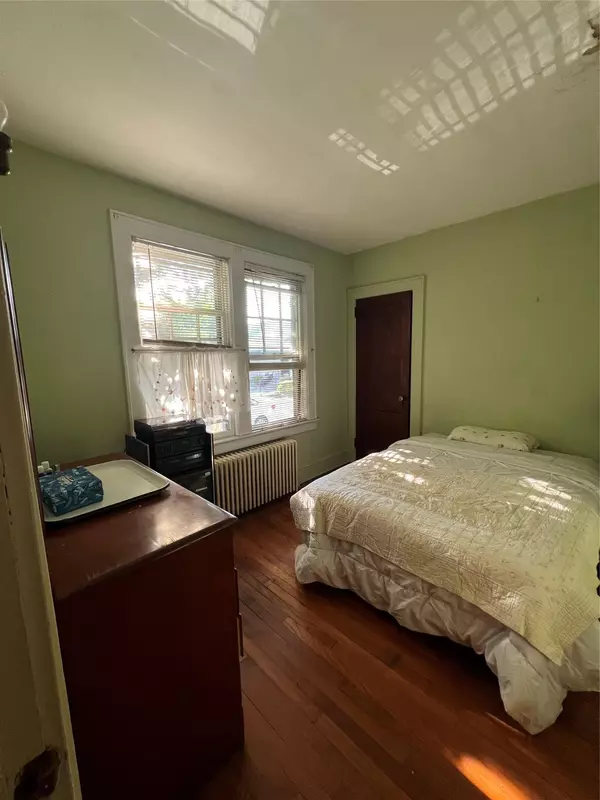 Sea Cliff, NY 11579,31 9th AVE
