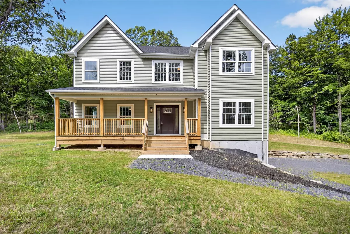 Wallkill, NY 12589,847 Route 32