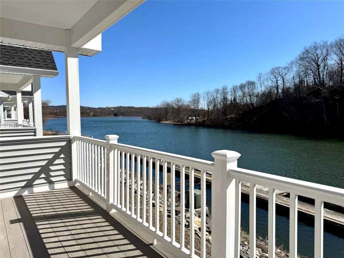 Catskill, NY 12414,32 Marina DR