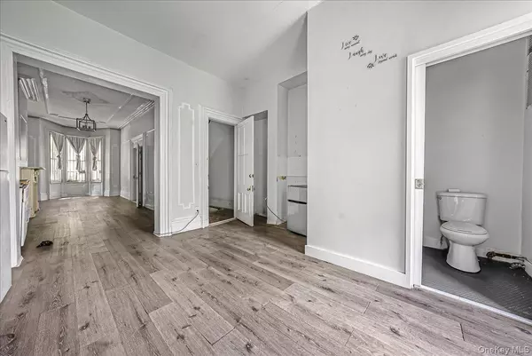 Bronx, NY 10454,339 E 140th ST