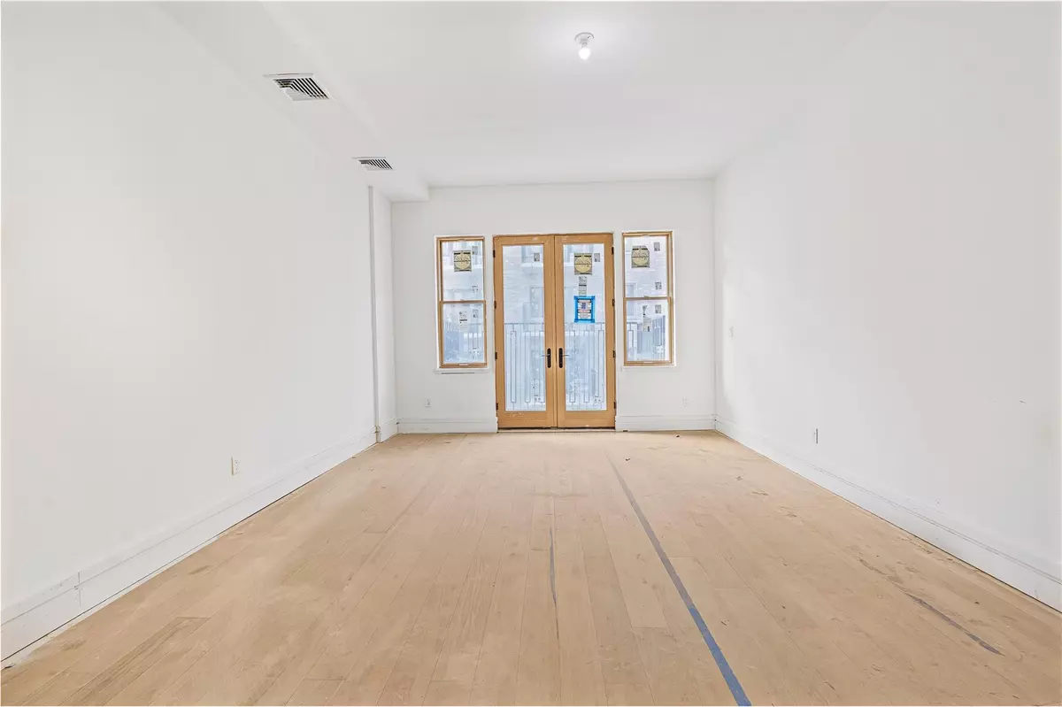 Brooklyn, NY 11206,43 Gerry ST #5