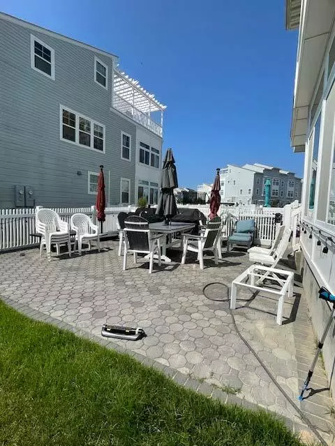 Arverne, NY 11692,140 Compass PL