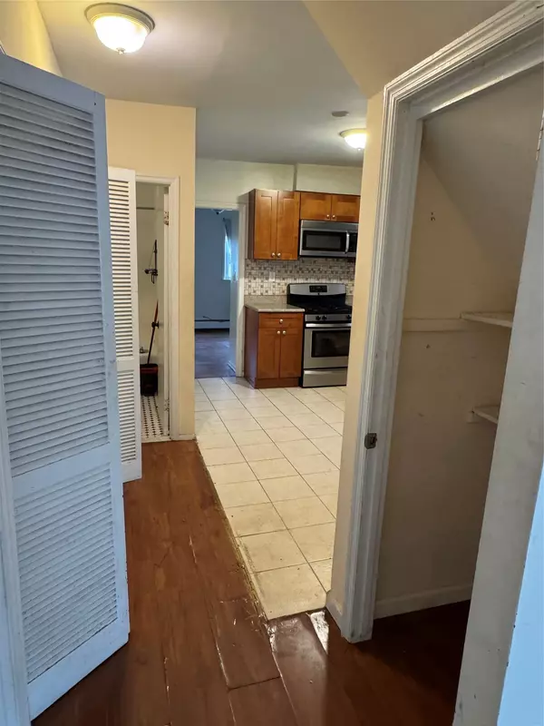 Maspeth, NY 11378,61-51 Borden AVE