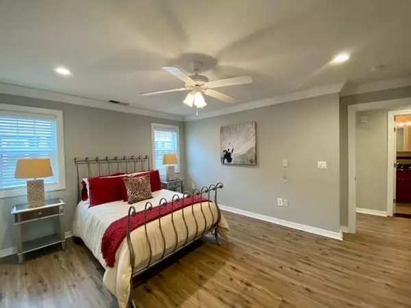 Sayville, NY 11782,162 Adams WAY #162