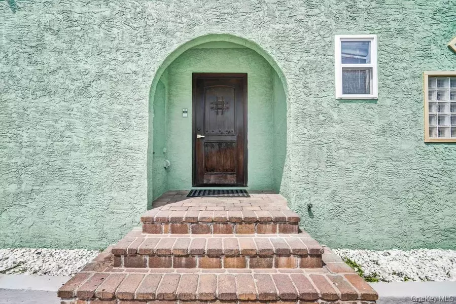 2041 Park ST #7, Atlantic Beach, NY 11509