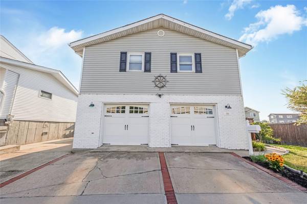 909 Pacific ST, Lindenhurst, NY 11757