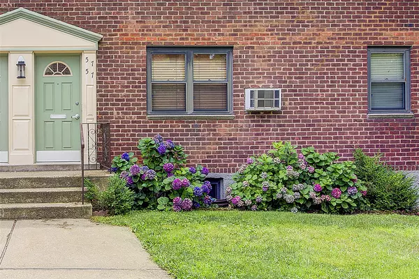 Douglaston, NY 11362,57-55 244 ST ##7F (1st Floor)
