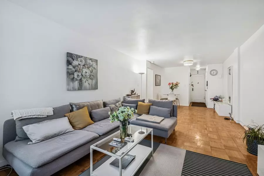 7502 Austin ST #1L, Forest Hills, NY 11375