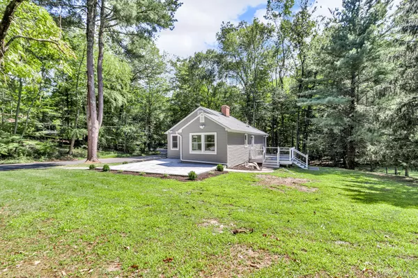 Mohegan Lake, NY 10547,1527 Sylvan RD