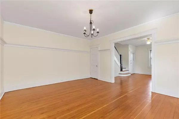 Rye, NY 10580,35 Locust AVE #right side