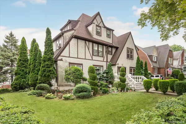 Flushing, NY 11358,29-05 160 ST