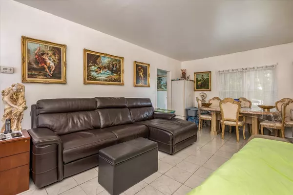 Flushing, NY 11358,29-05 160 ST