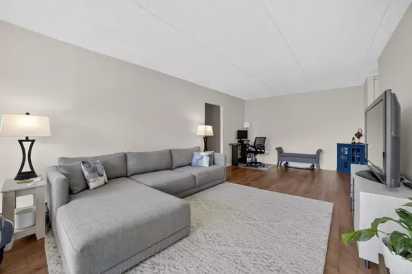 Yonkers, NY 10710,130 Colonial Pkwy #3K