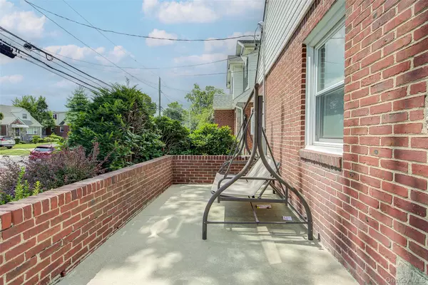 New Hyde Park, NY 11040,515 S 10th Street