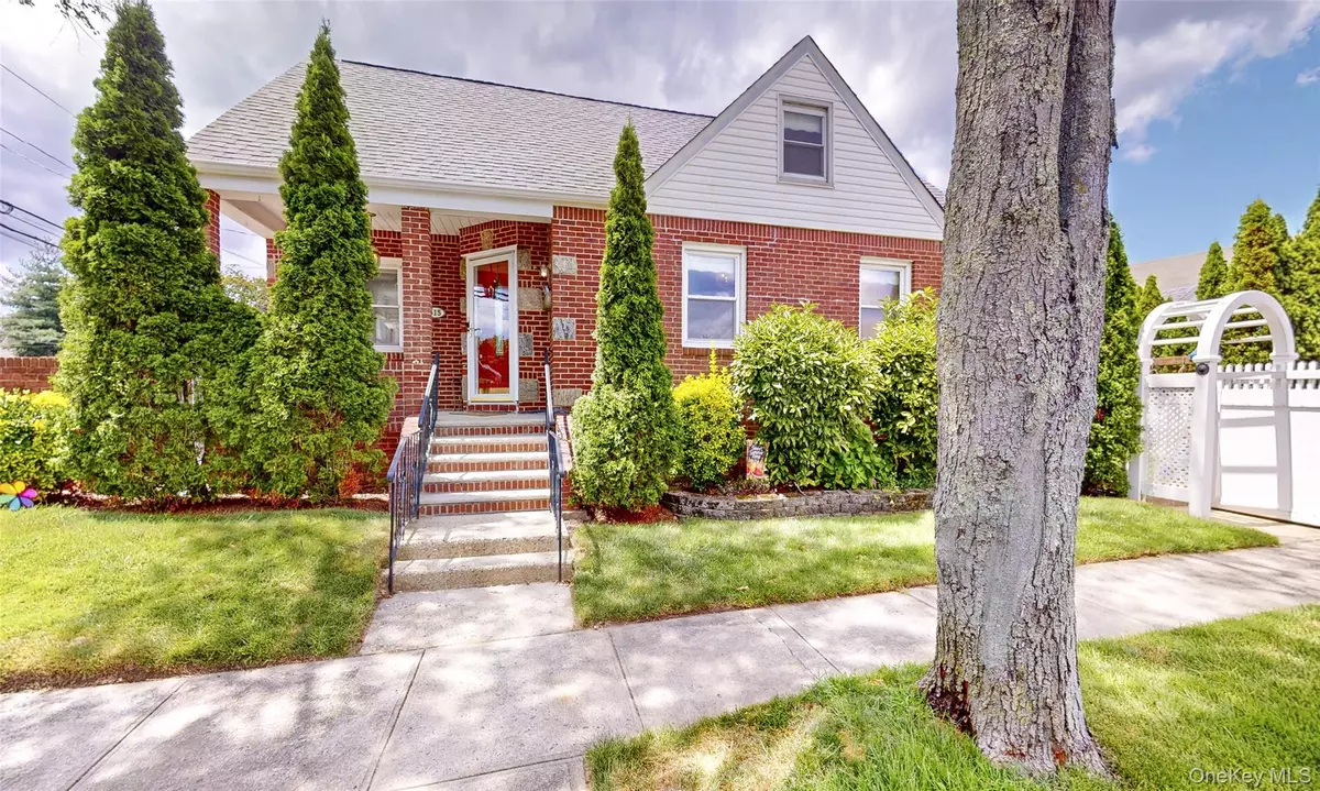 New Hyde Park, NY 11040,515 S 10th Street