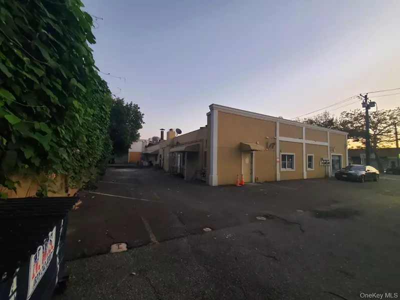 350-354 Great Neck RD, Great Neck, NY 11021