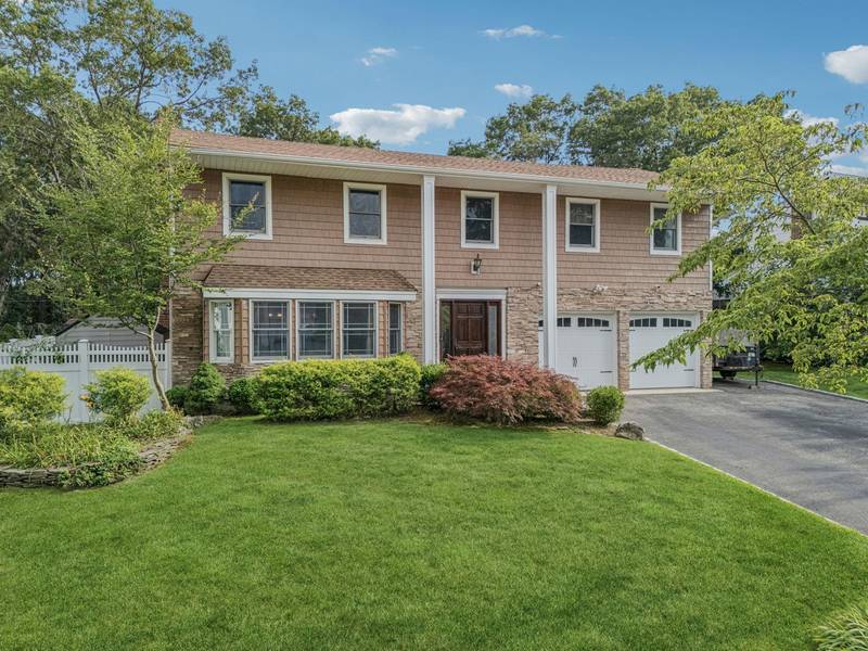 30 Abbot RD, Smithtown, NY 11787