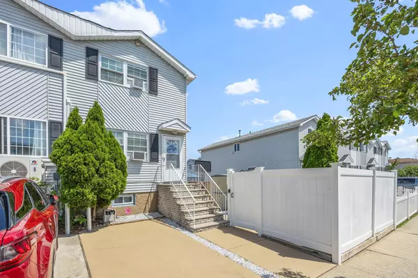 Staten Island, NY 10312,69 Token ST