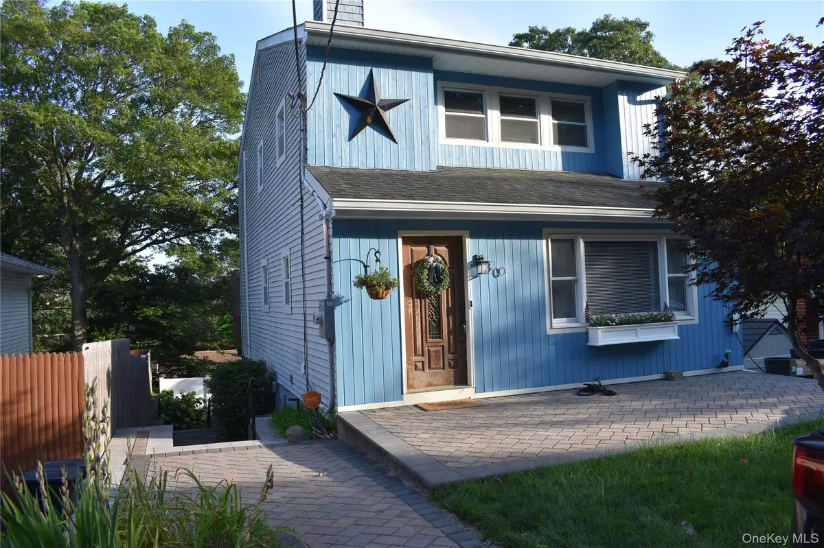 Rocky Point, NY 11778,30 Willow RD