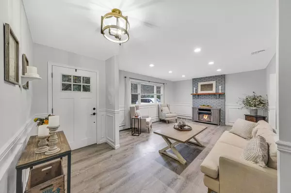 Manorville, NY 11949,6 Halsey Manor RD