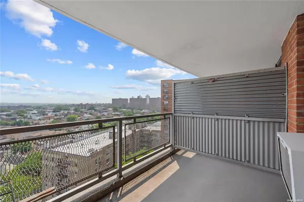 Rego Park, NY 11374,61-45 98th ST #11N