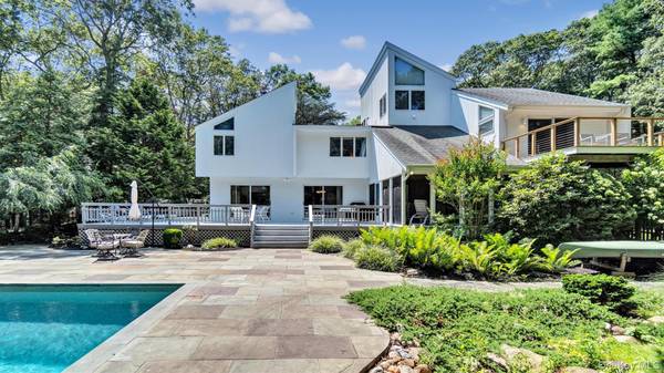 80 Inlet View E PATH, East Moriches, NY 11940