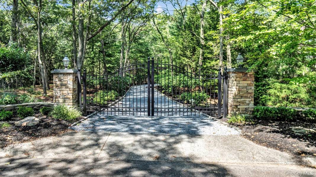 80 Inlet View E PATH, East Moriches, NY 11940