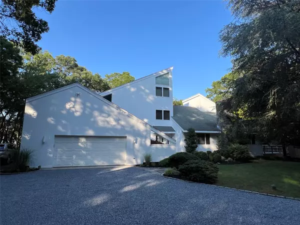 80 Inlet View E PATH, East Moriches, NY 11940