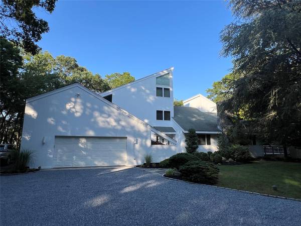80 Inlet View E PATH, East Moriches, NY 11940