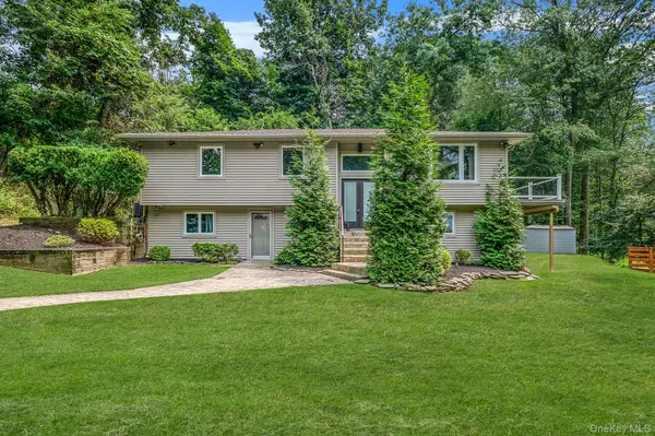 25 Blanchard DR, Northport, NY 11768