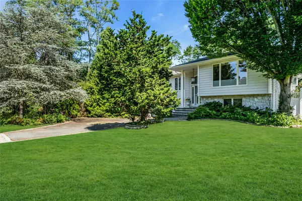Commack, NY 11725,33 Pittoni DR