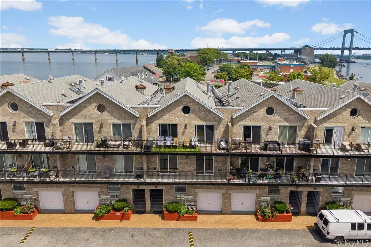 Bronx, NY 10465,10 Pennyfield AVE #8B