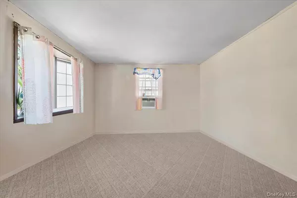 Bethpage, NY 11714,9 Revere AVE