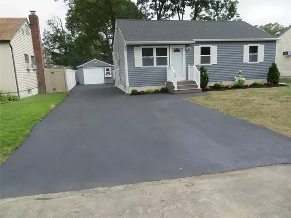 West Babylon, NY 11704,118 Muncy AVE