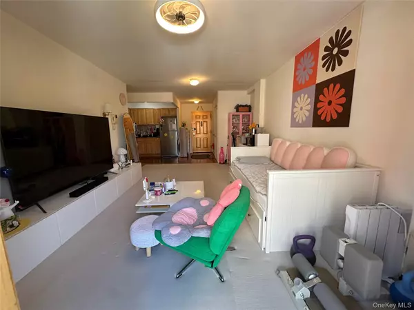 Flushing, NY 11355,140-26 Cherry AVE #5D