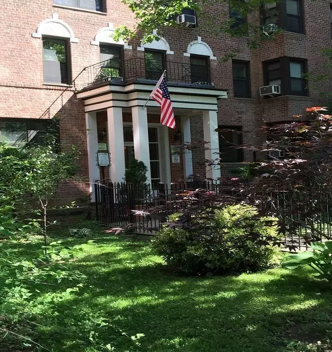 Jackson Heights, NY 11372,88-11 34th AVE #3H