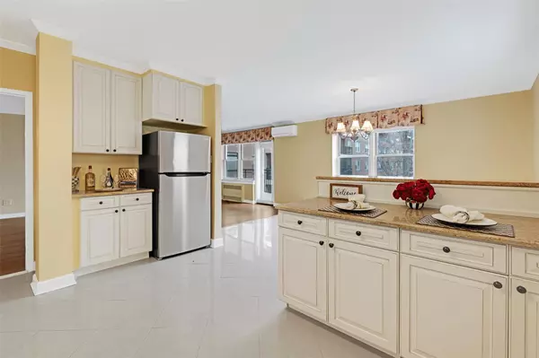 Beechhurst, NY 11357,162-21 Powells Cove BLVD #3D