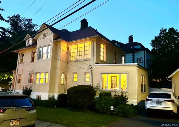 Yonkers, NY 10705,386 Park Hill AVE