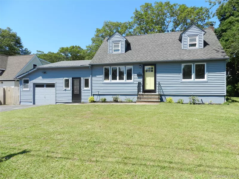 39 W 3rd ST, Patchogue, NY 11772