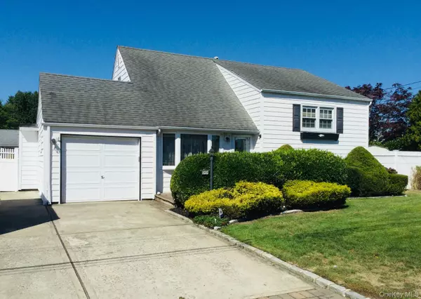 100 Jefferson AVE, Islip Terrace, NY 11752